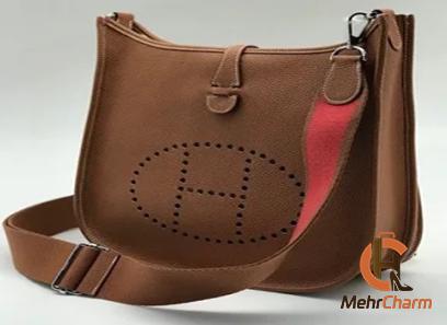 The price of bulk purchase of leather bags delhi is cheap and reasonable